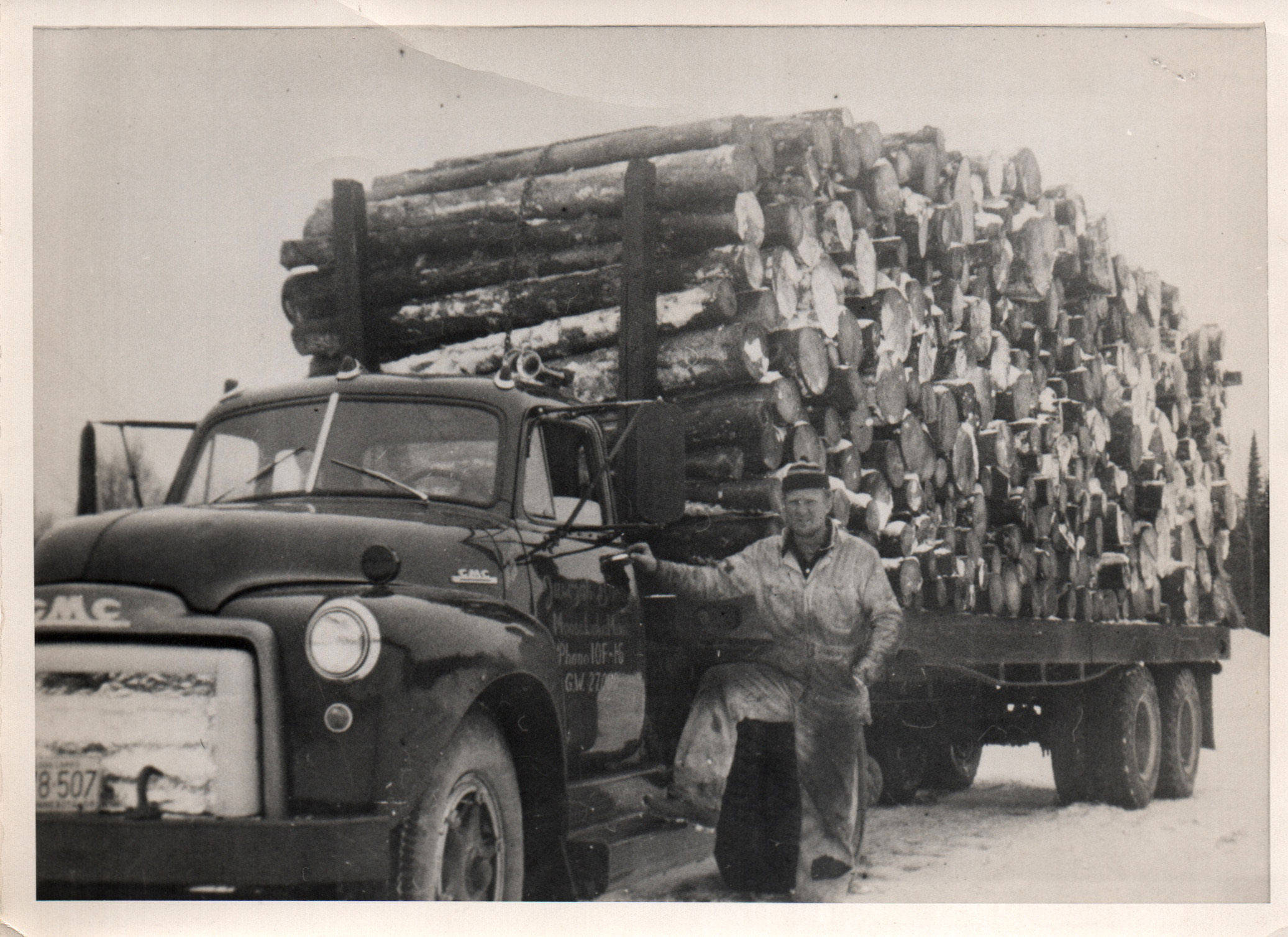 Jusczak truck loaded with logs